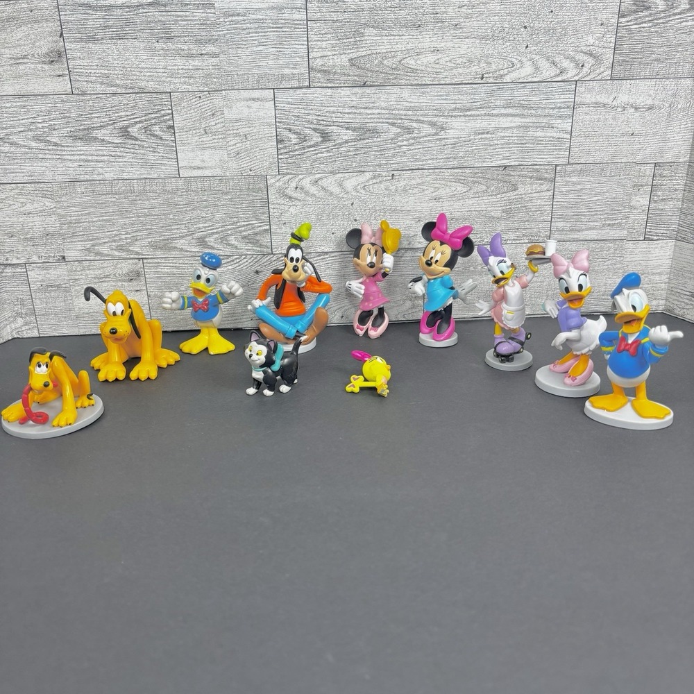 Disney Goofy Pluto Minnie‎ Mouse Daisy Donald Duck Figgaro Cat  PVC Cake Toppers
